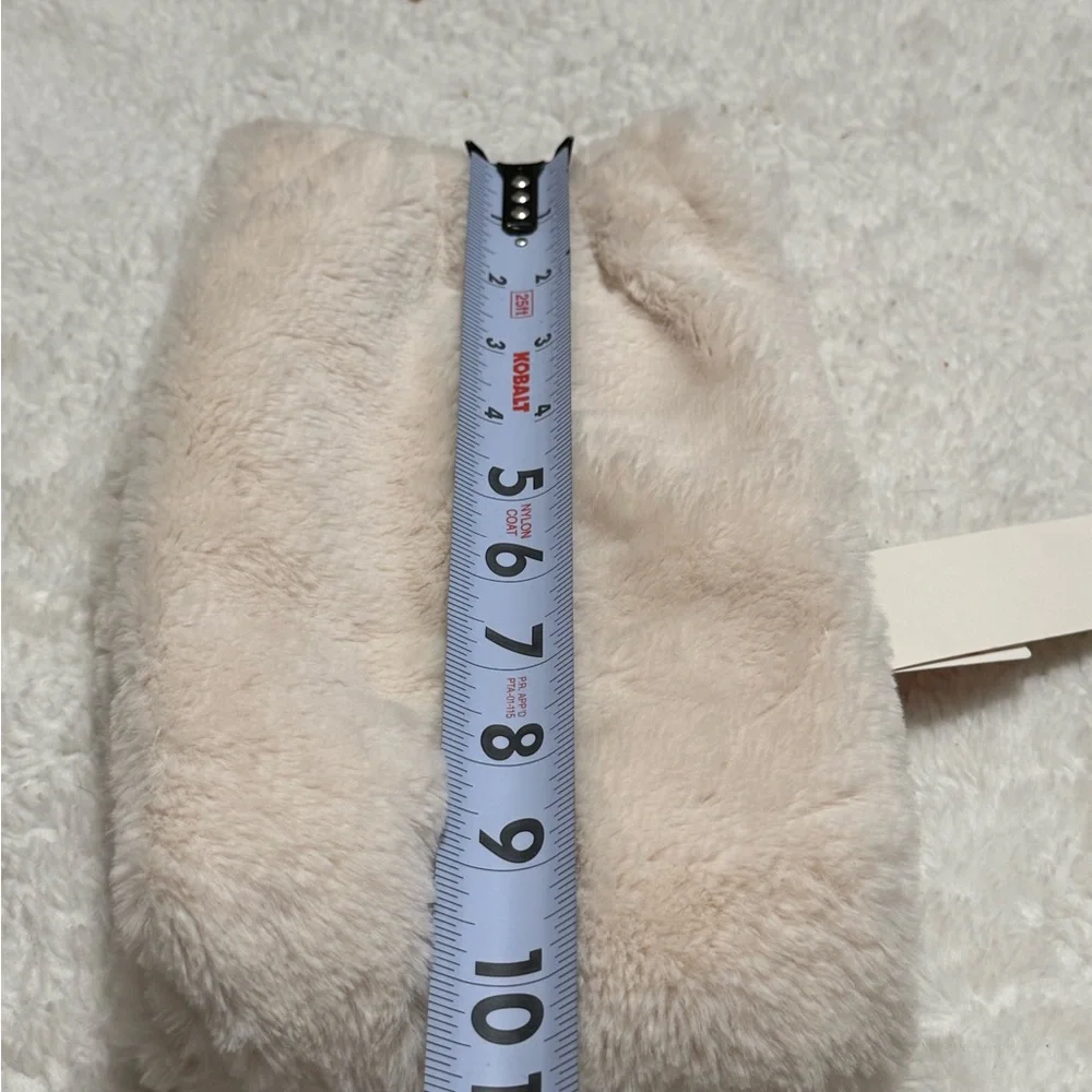 Uniqlo Kids HEATTECH Fleece Neck Warmer Snood Cream NWOT One Size